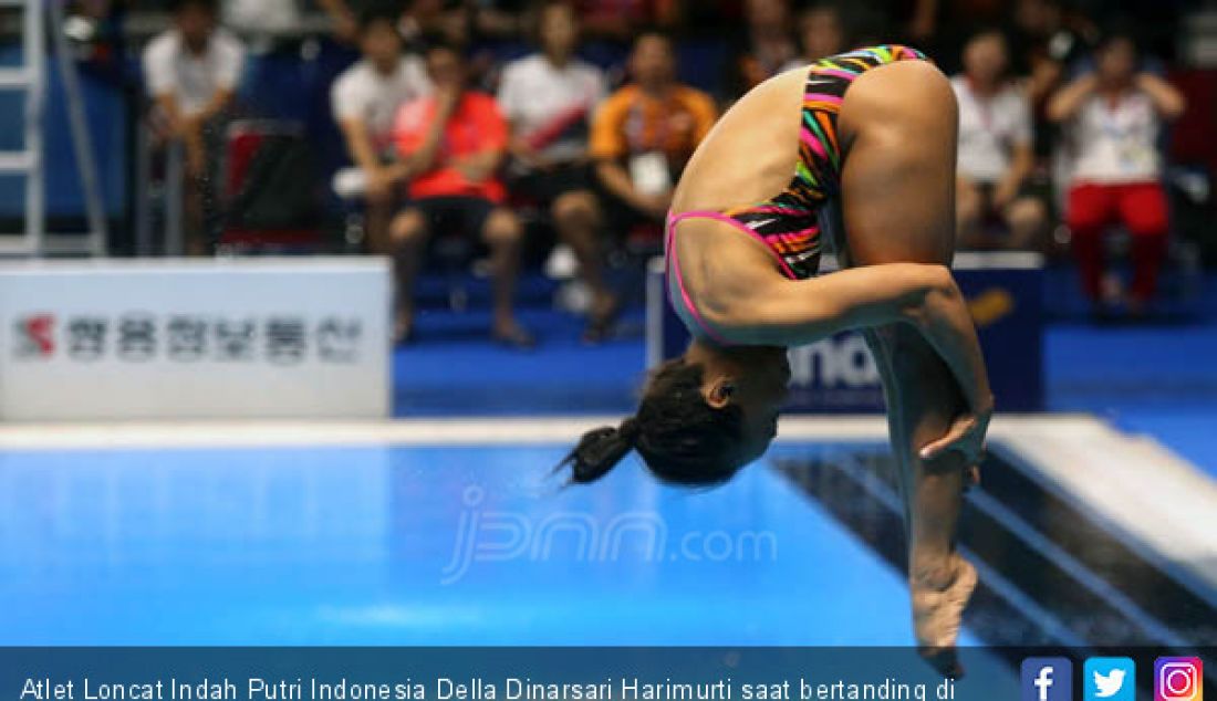 Atlet Loncat Indah Putri Indonesia Della Dinarsari Harimurti saat bertanding di Asian Games 2018, Jakarta, Jumat (31/8). - JPNN.com