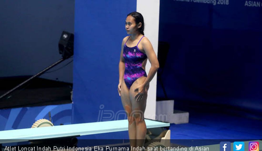 Atlet Loncat Indah Putri Indonesia Eka Purnama Indah saat bertanding di Asian Games 2018, Jakarta, Jumat (31/8). - JPNN.com