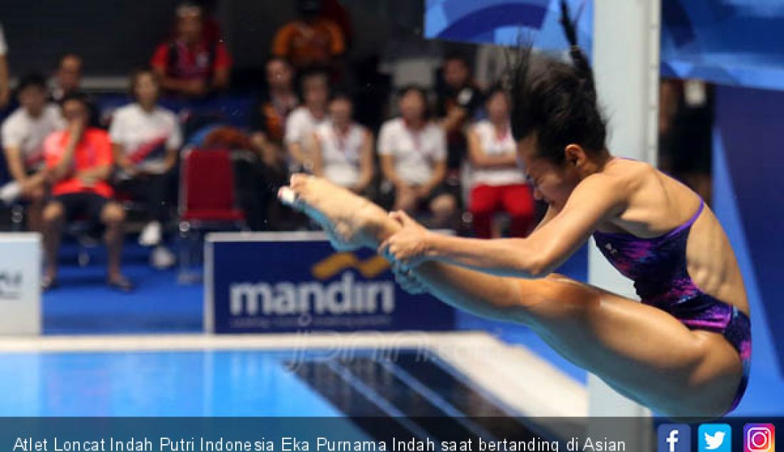 Atlet Loncat Indah Putri Indonesia Eka Purnama Indah saat bertanding di Asian Games 2018, Jakarta, Jumat (31/8). - JPNN.com