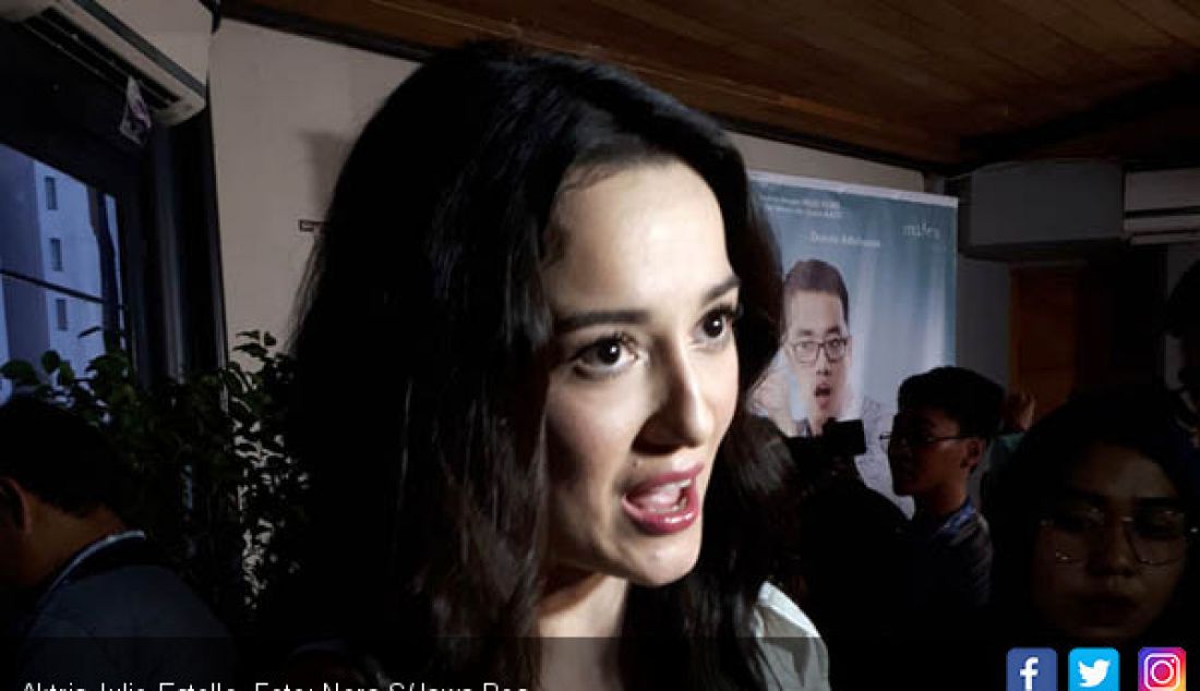 Aktris Julie Estelle. - JPNN.com