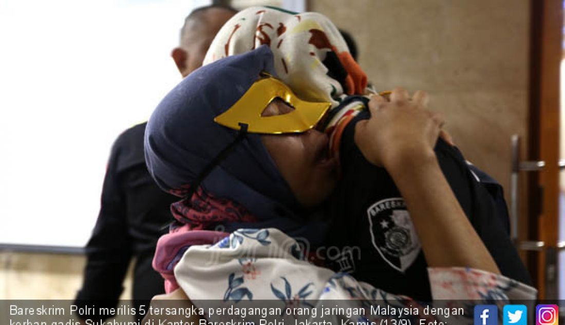 Bareskrim Polri merilis 5 tersangka perdagangan orang jaringan Malaysia dengan korban gadis Sukabumi di Kantor Bareskrim Polri, Jakarta, Kamis (13/9). - JPNN.com