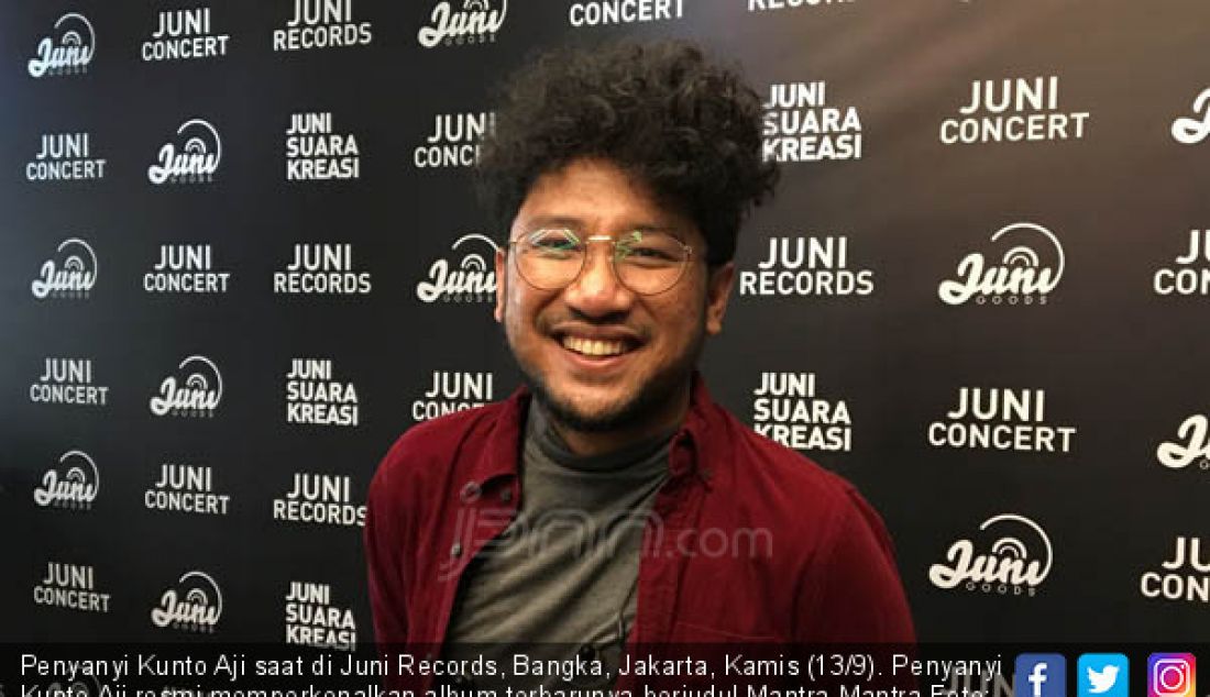 Penyanyi Kunto Aji saat di Juni Records, Bangka, Jakarta, Kamis (13/9). Penyanyi Kunto Aji resmi memperkenalkan album terbarunya berjudul Mantra Mantra - JPNN.com