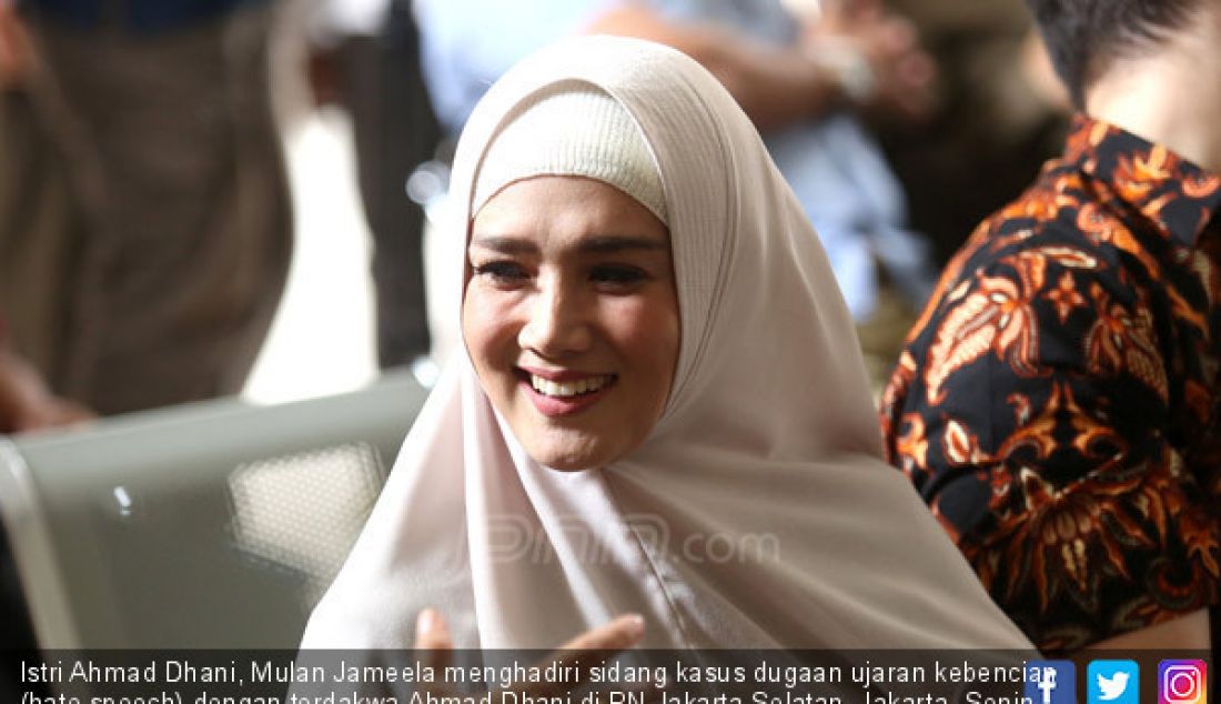 Istri Ahmad Dhani, Mulan Jameela menghadiri sidang kasus dugaan ujaran kebencian (hate speech) dengan terdakwa Ahmad Dhani di PN Jakarta Selatan, Jakarta, Senin (17/9). - JPNN.com