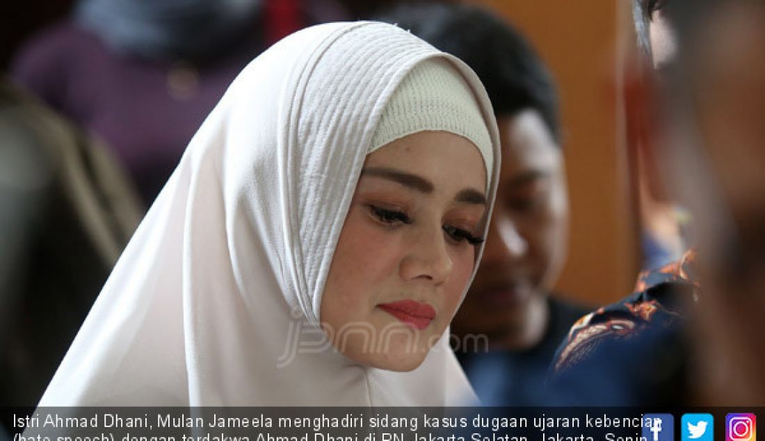 Istri Ahmad Dhani, Mulan Jameela menghadiri sidang kasus dugaan ujaran kebencian (hate speech) dengan terdakwa Ahmad Dhani di PN Jakarta Selatan, Jakarta, Senin (17/9). - JPNN.com