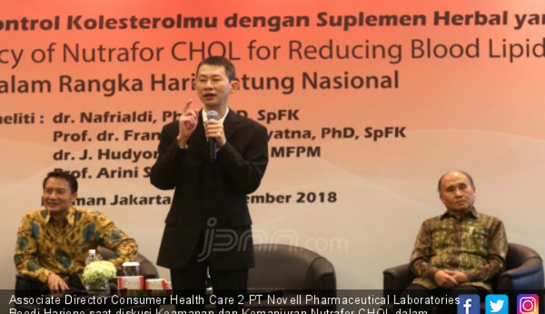 Associate Director Consumer Health Care 2 PT Novell Pharmaceutical Laboratories Boedi Harjono saat diskusi Keamanan dan Kemanjuran Nutrafor CHOL dalam Menurunkan Lemak Darah, Jakarta, Kamis (27/9). - JPNN.com