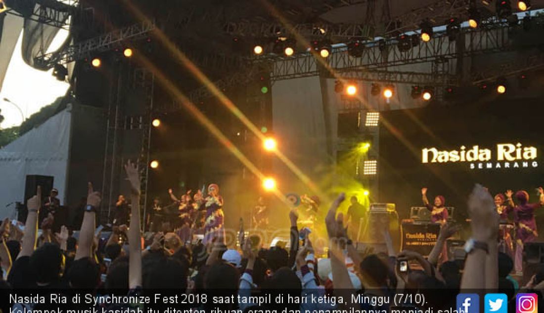 Nasida Ria di Synchronize Fest 2018 saat tampil di hari ketiga, Minggu (7/10). Kelompok musik kasidah itu ditonton ribuan orang dan penampilannya menjadi salah satu bintang tamu paling dinanti. - JPNN.com