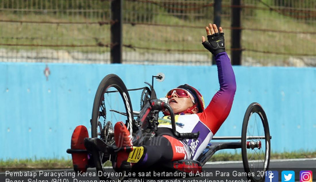 Pembalap Paracycling Korea Doyeon Lee saat bertanding di Asian Para Games 2018, Bogor, Selasa (9/10). Doyeon meraih medali emas pada pertandingan tersebut. - JPNN.com