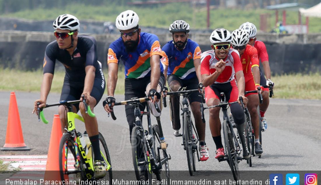 Pembalap Paracycling Indonesia Muhammad Fadli Immamuddin saat bertanding di Asian Para Games 2018, Bogor, Selasa (9/10). - JPNN.com