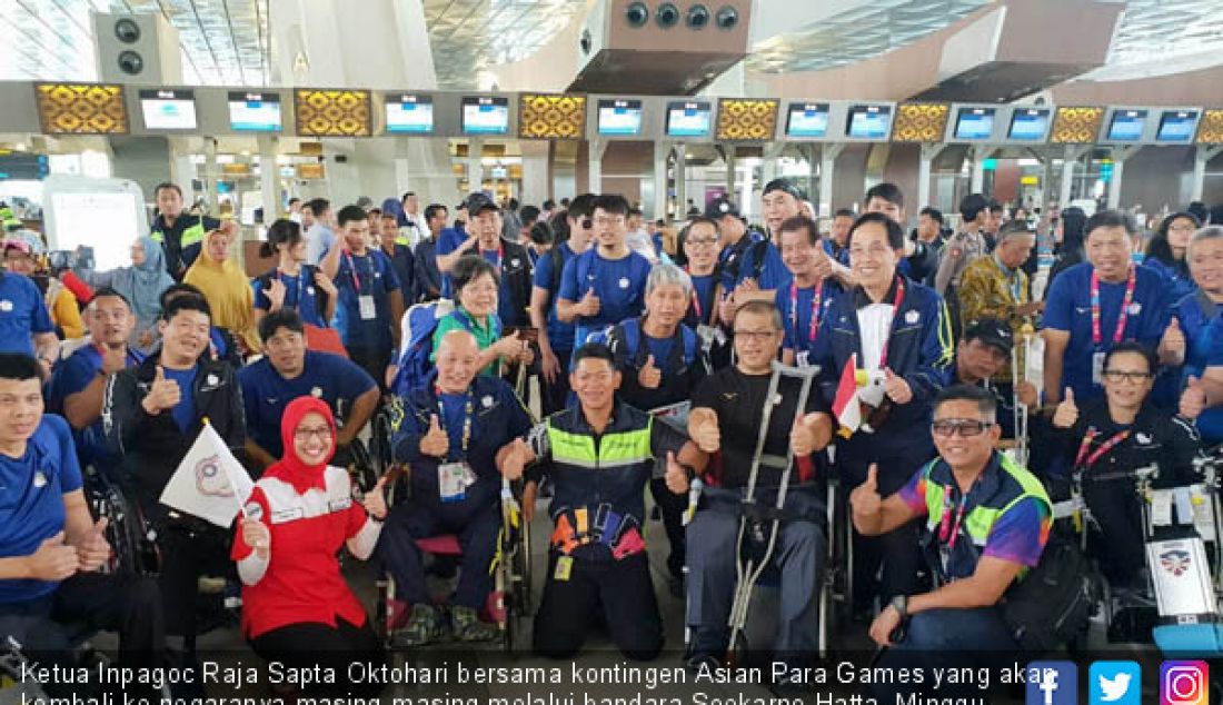 Ketua Inpagoc Raja Sapta Oktohari bersama kontingen Asian Para Games yang akan kembali ke negaranya masing-masing melalui bandara Soekarno Hatta, Minggu (14/10). Foto: Inapgoc - JPNN.com
