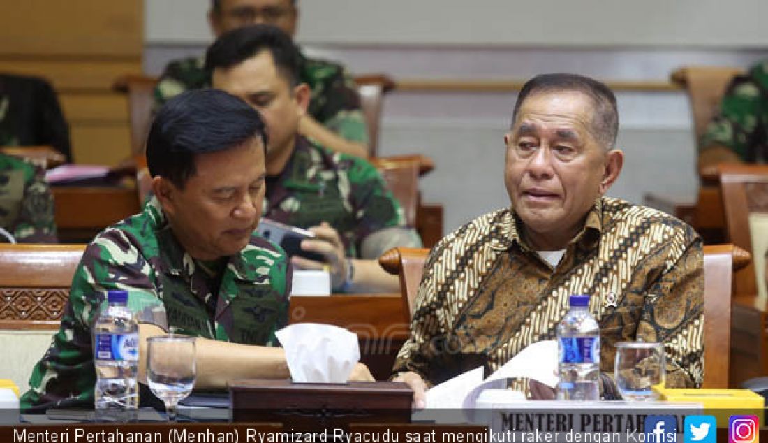 Menteri Pertahanan (Menhan) Ryamizard Ryacudu saat mengikuti raker dengan Komisi I DPR, Senayan, Jakarta, Senin (22/10). - JPNN.com