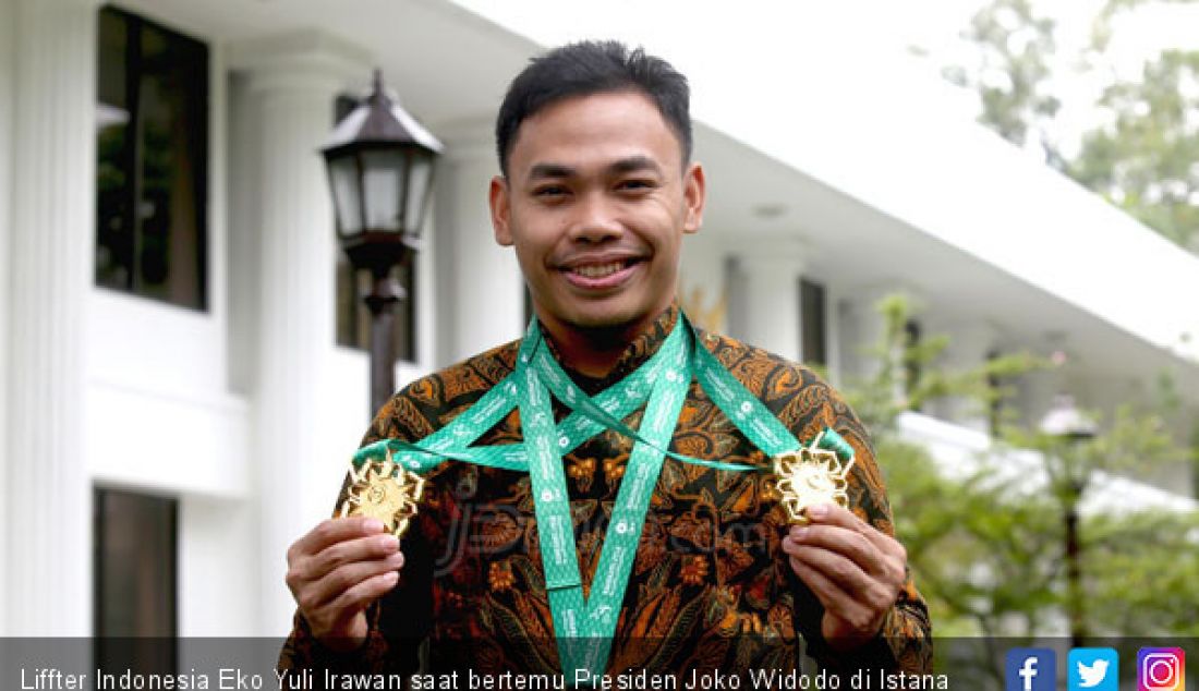 Liffter Indonesia Eko Yuli Irawan saat bertemu Presiden Joko Widodo di Istana Merdeka, Jakarta, Kamis (8/11). - JPNN.com