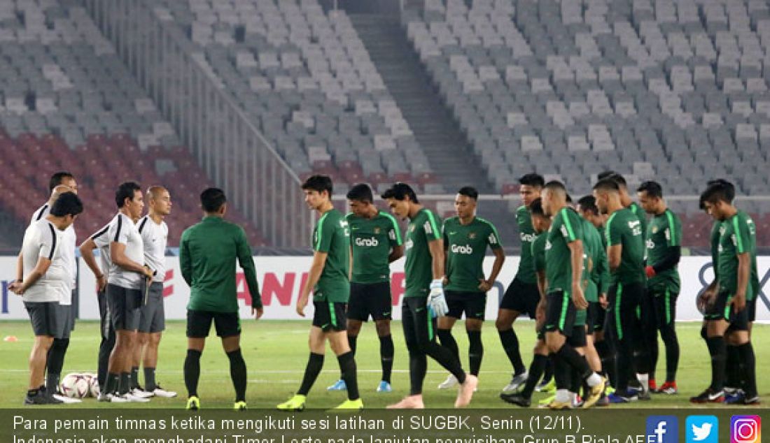 Para pemain timnas ketika mengikuti sesi latihan di SUGBK, Senin (12/11). Indonesia akan menghadapi Timor Leste pada lanjutan penyisihan Grup B Piala AFF pada 13 November. - JPNN.com