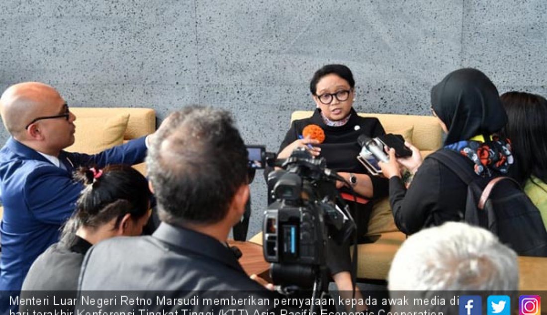 Menteri Luar Negeri Retno Marsudi memberikan pernyataan kepada awak media di hari terakhir Konferensi Tingkat Tinggi (KTT) Asia-Pacific Economic Cooperation (APEC) 2018, Papua Nugini, Minggu (18/11). - JPNN.com