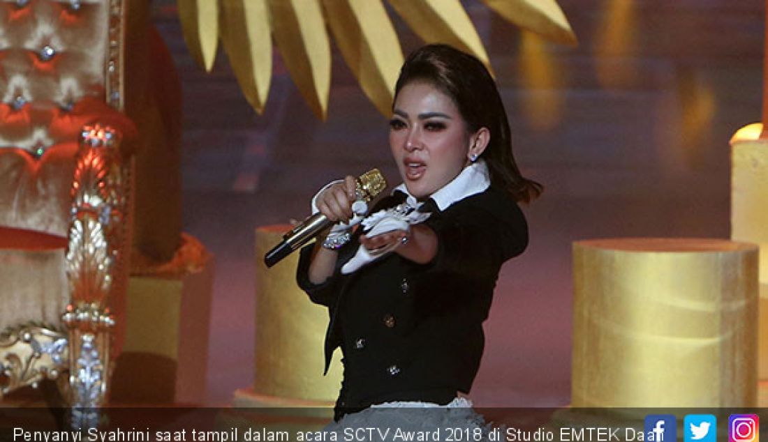 Penyanyi Syahrini saat tampil dalam acara SCTV Award 2018 di Studio EMTEK Daan Mogot, Jakarta, Jumat (31/11). - JPNN.com