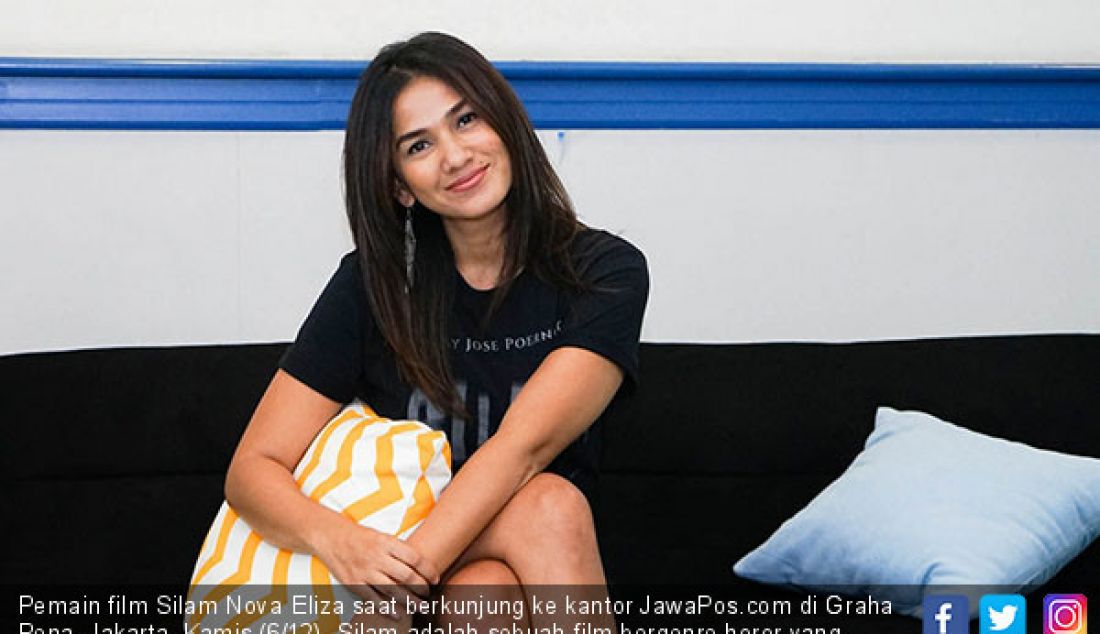 Pemain film Silam Nova Eliza saat berkunjung ke kantor JawaPos.com di Graha Pena, Jakarta, Kamis (6/12). Silam adalah sebuah film bergenre horor yang diadaptasi dari novel berjudul sama. - JPNN.com