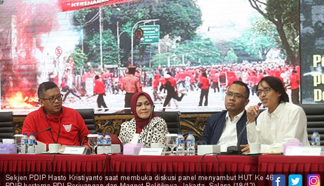 Sekjen PDIP Hasto Kristiyanto saat membuka diskusi panel menyambut HUT Ke 46 PDIP bertema PDI Perjuangan dan Magnet Politiknya, Jakarta, Selasa (18/12). - JPNN.com