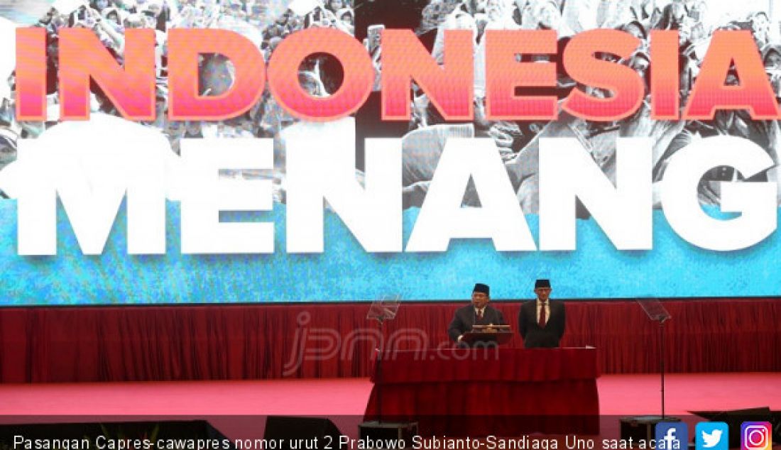 Pasangan Capres-cawapres nomor urut 2 Prabowo Subianto-Sandiaga Uno saat acara Pidato Kebangsaan Indonesia Menang, Jakarta, Senin (14/1). - JPNN.com