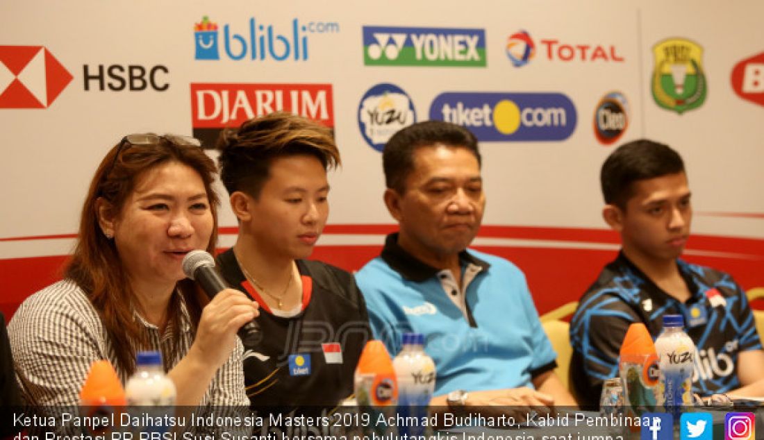 Ketua Panpel Daihatsu Indonesia Masters 2019 Achmad Budiharto, Kabid Pembinaan dan Prestasi PP PBSI Susi Susanti bersama pebulutangkis Indonesia saat jumpa pers Daihatsu Indonesia Masters 2019, Jakarta, Senin (21/1). - JPNN.com