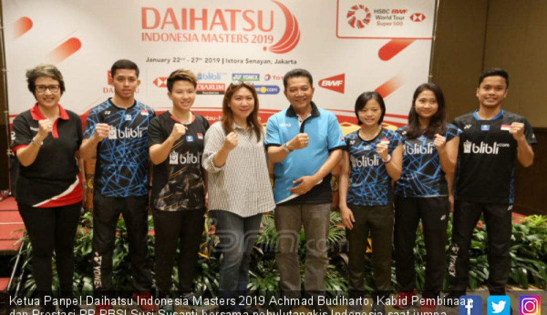 Ketua Panpel Daihatsu Indonesia Masters 2019 Achmad Budiharto, Kabid Pembinaan dan Prestasi PP PBSI Susi Susanti bersama pebulutangkis Indonesia saat jumpa pers Daihatsu Indonesia Masters 2019, Jakarta, Senin (21/1). - JPNN.com