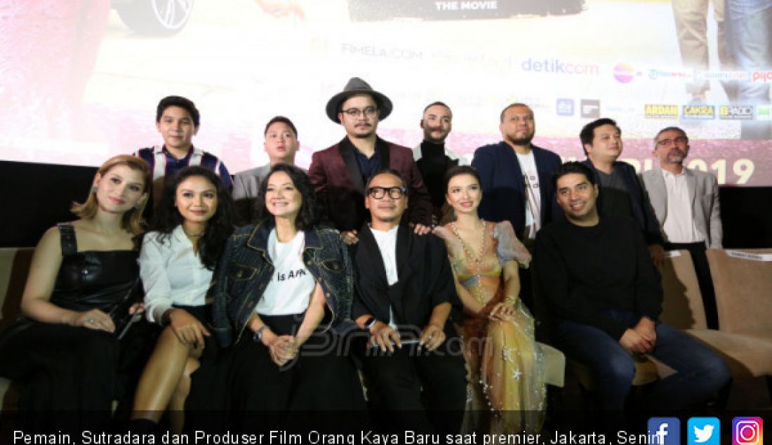 Pemain, Sutradara dan Produser Film Orang Kaya Baru saat premier, Jakarta, Senin (21/1). - JPNN.com