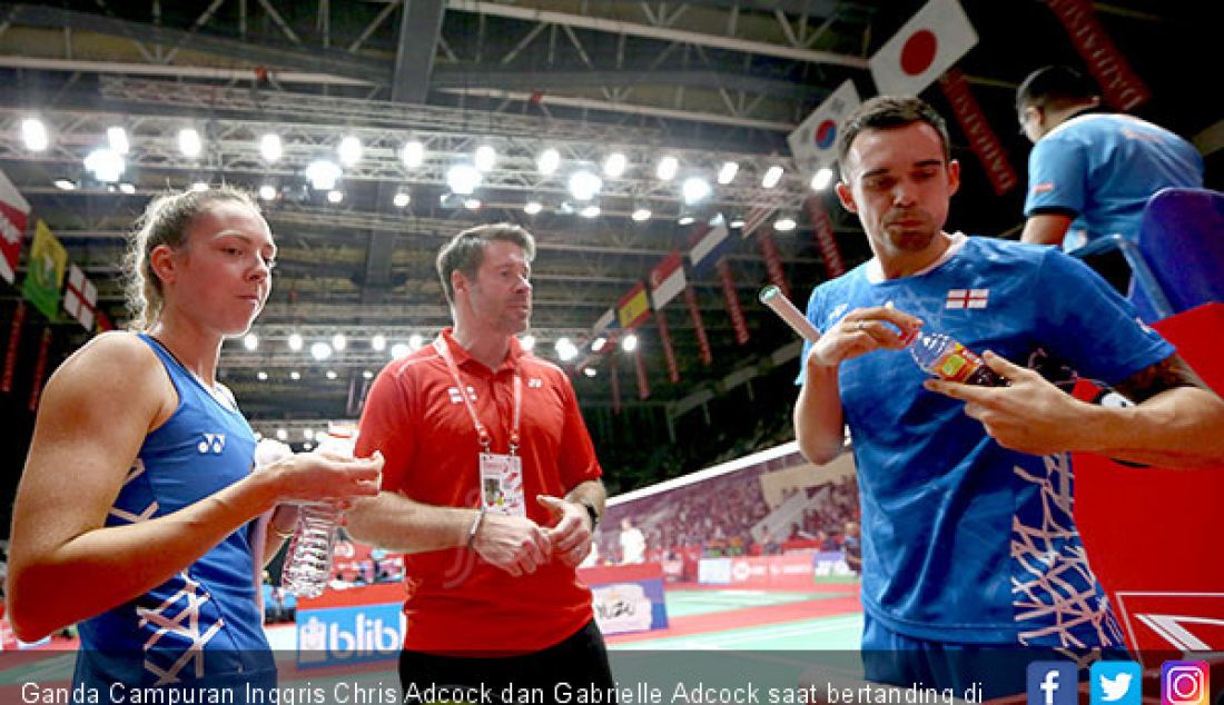 Ganda Campuran Inggris Chris Adcock dan Gabrielle Adcock saat bertanding di Daihatsu Indonesia Master 2019, Jakarta, Selasa (22/1). - JPNN.com