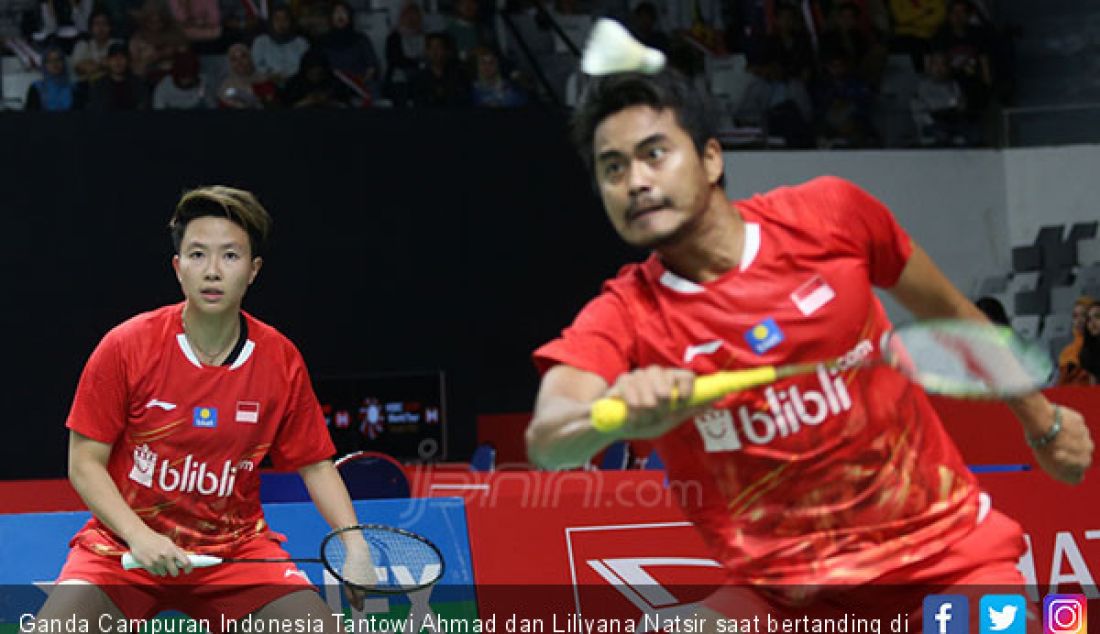 Ganda Campuran Indonesia Tantowi Ahmad dan Liliyana Natsir saat bertanding di Daihatsu Indonesia Master 2019, Jakarta, Selasa (22/1). - JPNN.com