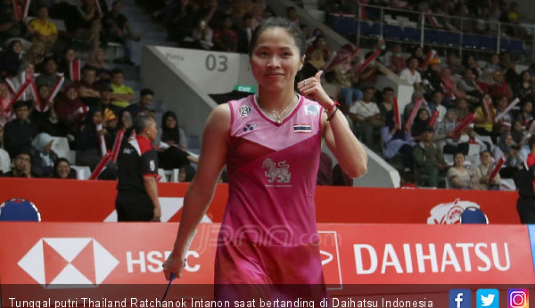 Tunggal putri Thailand Ratchanok Intanon saat bertanding di Daihatsu Indonesia Master 2019, Jakarta, Kamis (24/1). - JPNN.com