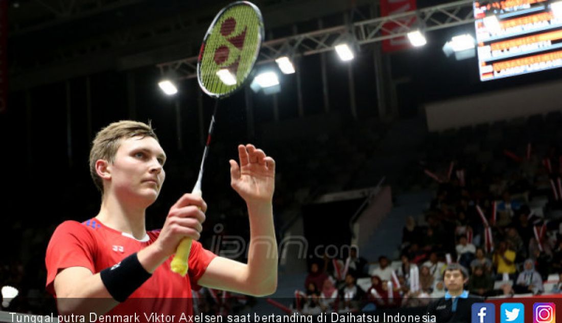 Tunggal putra Denmark Viktor Axelsen saat bertanding di Daihatsu Indonesia Master 2019, Jakarta, Kamis (24/1). - JPNN.com