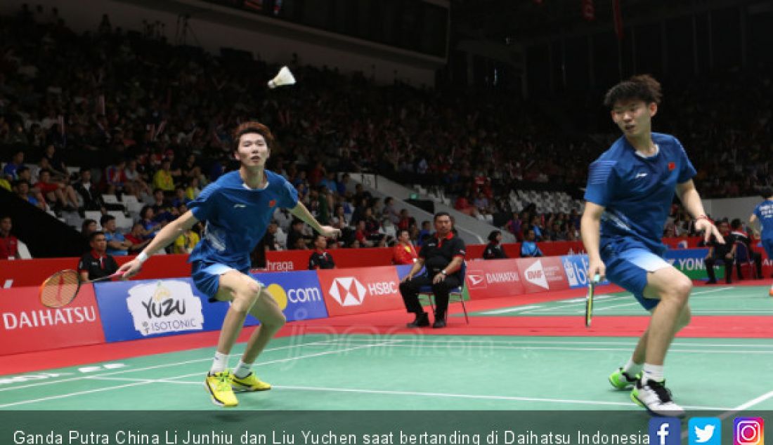 Ganda Putra China Li Junhiu dan Liu Yuchen saat bertanding di Daihatsu Indonesia Master 2019, Jakarta, Kamis (24/1). - JPNN.com