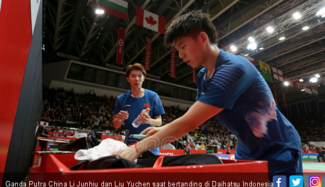 Ganda Putra China Li Junhiu dan Liu Yuchen saat bertanding di Daihatsu Indonesia Master 2019, Jakarta, Kamis (24/1). - JPNN.com