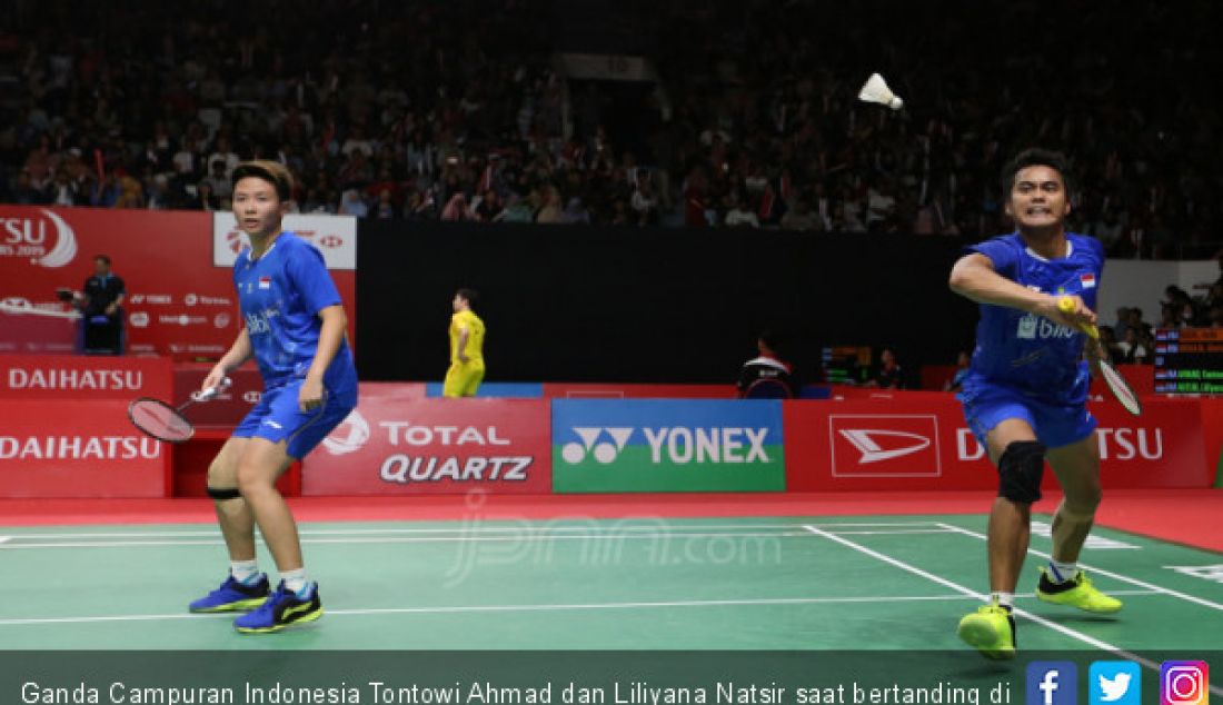 Ganda Campuran Indonesia Tontowi Ahmad dan Liliyana Natsir saat bertanding di Daihatsu Indonesia Master 2019, Jakarta, Kamis (24/1). - JPNN.com