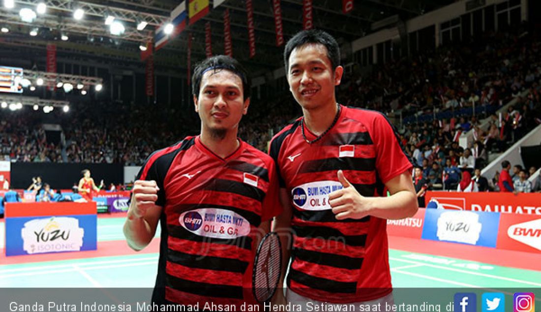 Ganda Putra Indonesia Mohammad Ahsan dan Hendra Setiawan saat bertanding di Daihatsu Indonesia Master 2019, Jakarta, Kamis (24/1). - JPNN.com