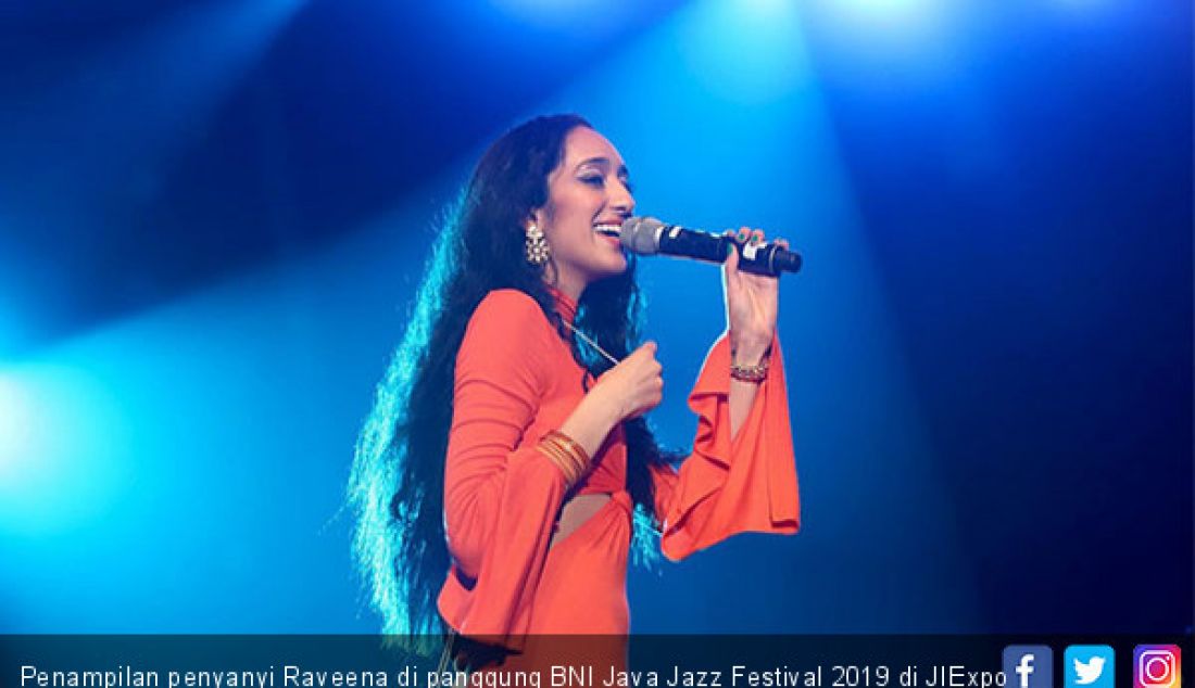 Penampilan penyanyi Raveena di panggung BNI Java Jazz Festival 2019 di JIExpo Kemayoran, Jakarta, Sabtu (2/3). - JPNN.com