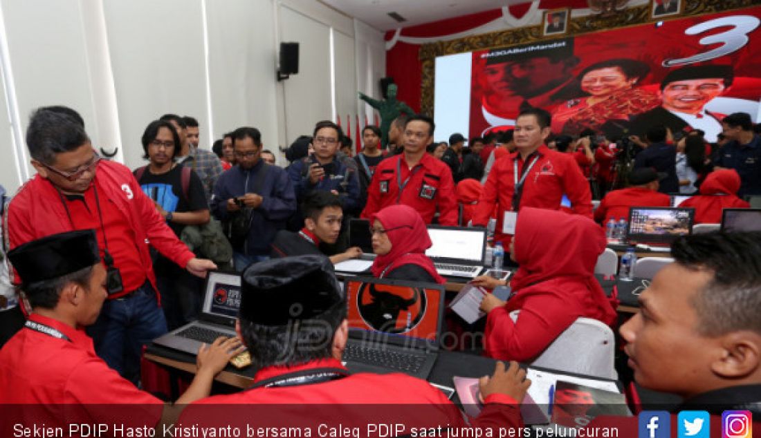 Sekjen PDIP Hasto Kristiyanto bersama Caleg PDIP saat jumpa pers peluncuran iklan dan jingel kampanye PDIP 1 dan 3, Jakarta, Sabtu (23/3). - JPNN.com