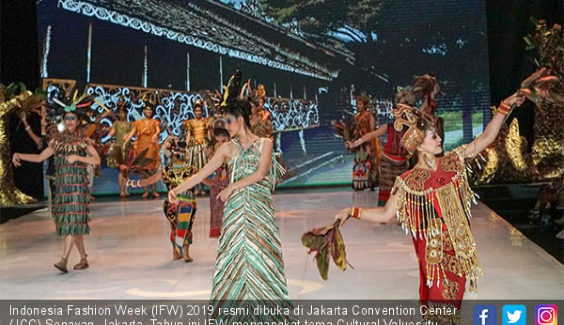 Indonesia Fashion Week (IFW) 2019 resmi dibuka di Jakarta Convention Center (JCC) Senayan, Jakarta. Tahun ini IFW mengangkat tema Cultural Values itu digelar mulai tanggal 27 Maret-31 Maret 2019. - JPNN.com