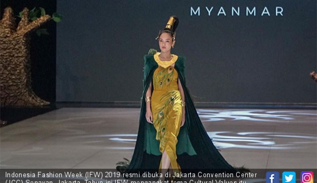 Indonesia Fashion Week (IFW) 2019 resmi dibuka di Jakarta Convention Center (JCC) Senayan, Jakarta. Tahun ini IFW mengangkat tema Cultural Values itu digelar mulai tanggal 27 Maret-31 Maret 2019. - JPNN.com