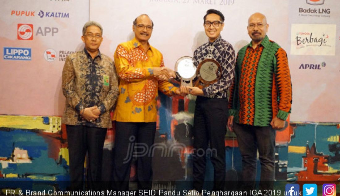 PR & Brand Communications Manager SEID Pandu Setio Penghargaan IGA 2019 untuk dua kategori berbeda. - JPNN.com