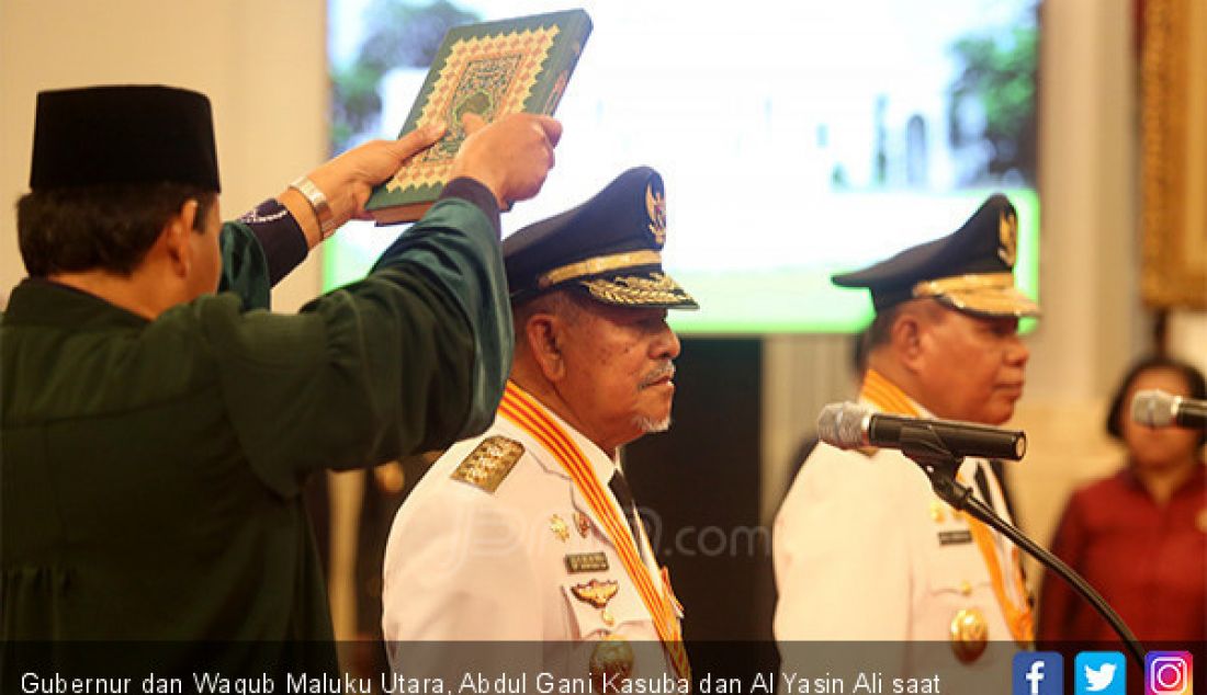 Gubernur dan Wagub Maluku Utara, Abdul Gani Kasuba dan Al Yasin Ali saat dilantik di Istana Negara, Jakarta, Jumat (10/5). - JPNN.com