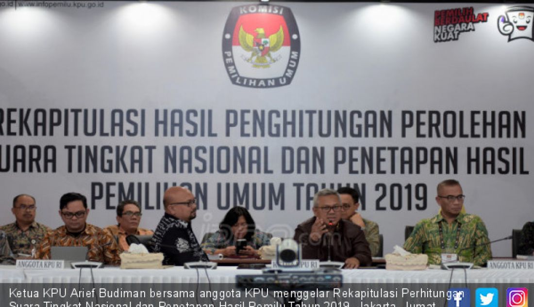 Ketua KPU Arief Budiman bersama anggota KPU menggelar Rekapitulasi Perhitungan Suara Tingkat Nasional dan Penetapan Hasil Pemilu Tahun 2019, Jakarta, Jumat (10/5). - JPNN.com