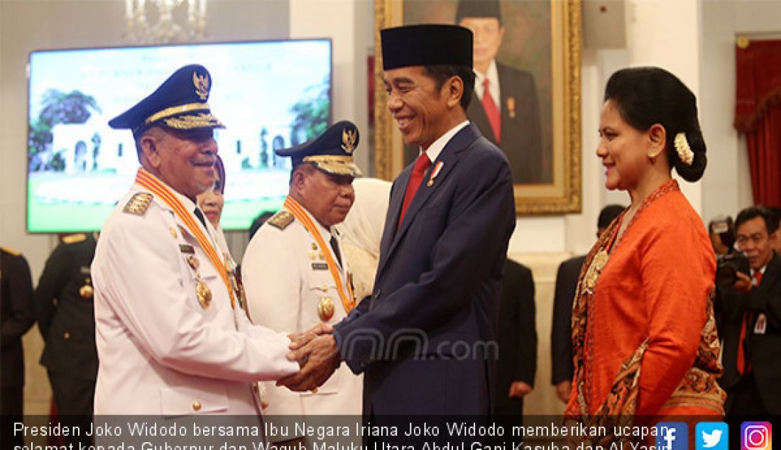 Presiden Joko Widodo bersama Ibu Negara Iriana Joko Widodo memberikan ucapan selamat kepada Gubernur dan Wagub Maluku Utara Abdul Gani Kasuba dan Al Yasin Ali di Istana Negara, Jakarta, Jumat (10/5). - JPNN.com