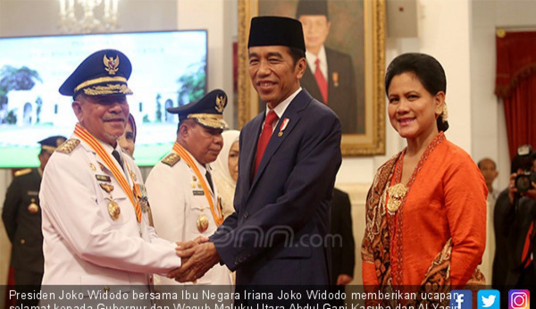 Presiden Joko Widodo bersama Ibu Negara Iriana Joko Widodo memberikan ucapan selamat kepada Gubernur dan Wagub Maluku Utara Abdul Gani Kasuba dan Al Yasin Ali di Istana Negara, Jakarta, Jumat (10/5). - JPNN.com