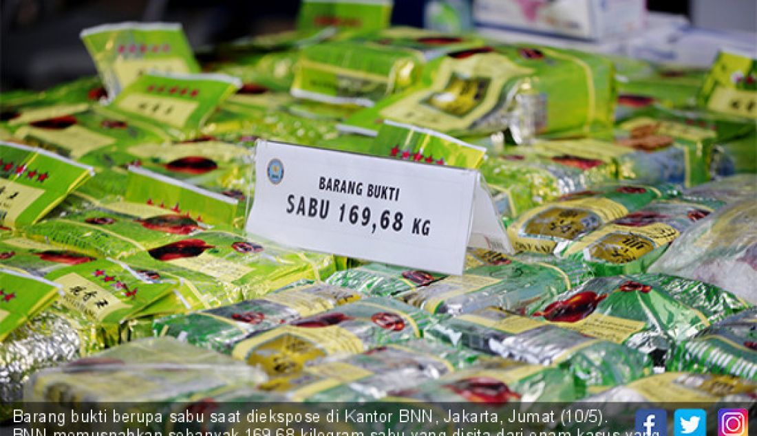 Barang bukti berupa sabu saat diekspose di Kantor BNN, Jakarta, Jumat (10/5). BNN memusnahkan sebanyak 169,68 kilogram sabu yang disita dari enam kasus yang berbeda. - JPNN.com