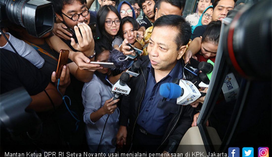 Mantan Ketua DPR RI Setya Novanto usai menjalani pemeriksaan di KPK, Jakarta, Selasa (14/5). Setnov diperiksa terkait sofyan basir. - JPNN.com