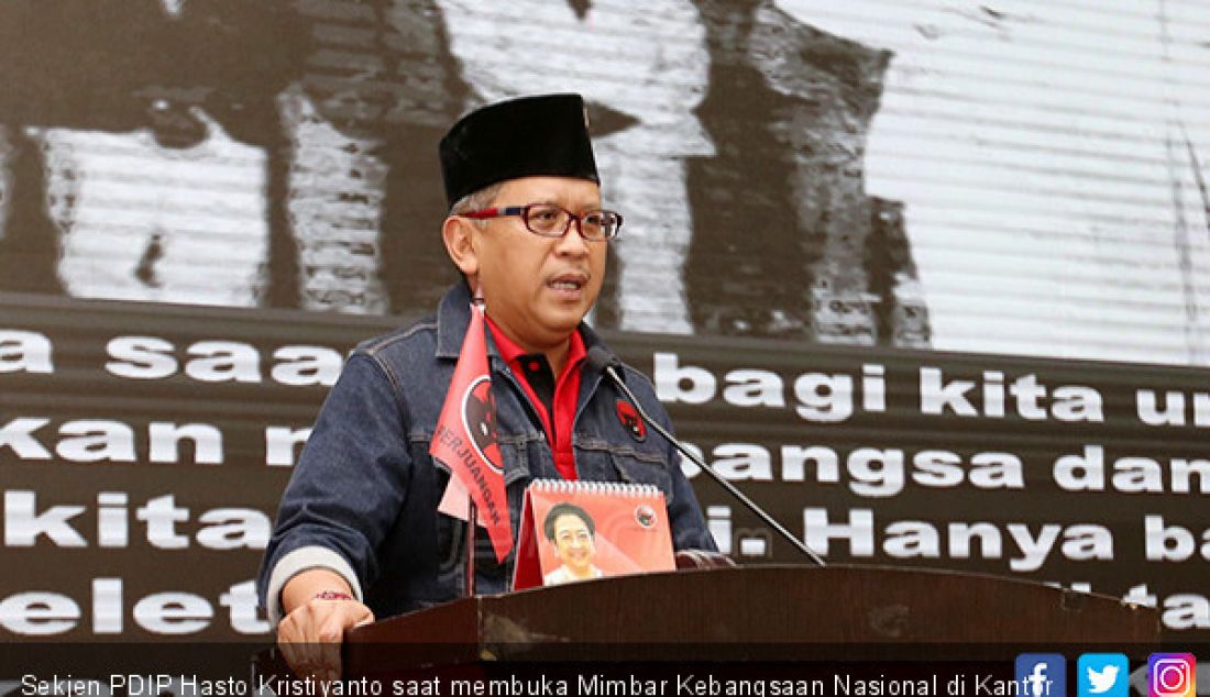 Sekjen PDIP Hasto Kristiyanto saat membuka Mimbar Kebangsaan Nasional di Kantor PDIP, Jakarta, Senin (20/5). - JPNN.com