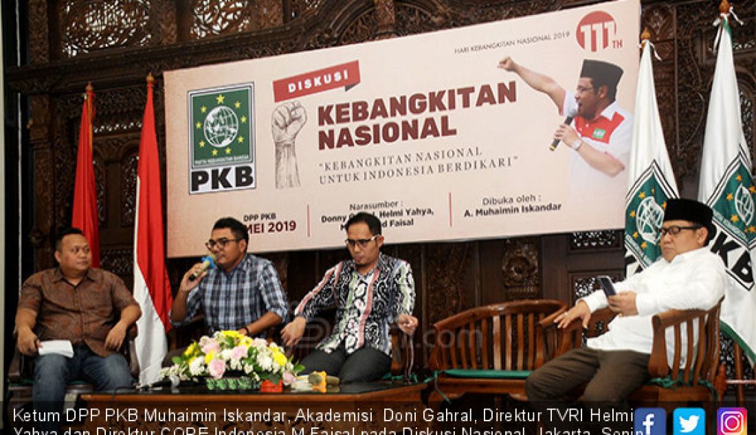 Ketum DPP PKB Muhaimin Iskandar, Akademisi Doni Gahral, Direktur TVRI Helmi Yahya dan Direktur CORE Indonesia M Faisal pada Diskusi Nasional, Jakarta, Senin (20/5). - JPNN.com