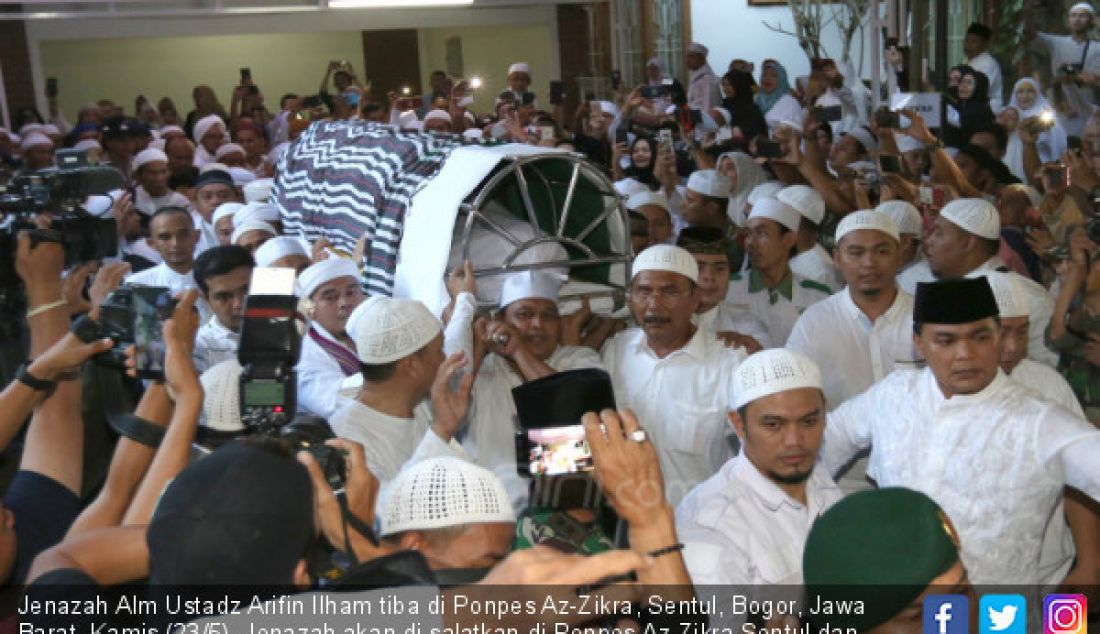 Jenazah Alm Ustadz Arifin Ilham tiba di Ponpes Az-Zikra, Sentul, Bogor, Jawa Barat, Kamis (23/5). Jenazah akan di salatkan di Ponpes Az-Zikra Sentul dan Gunung Sindur. - JPNN.com