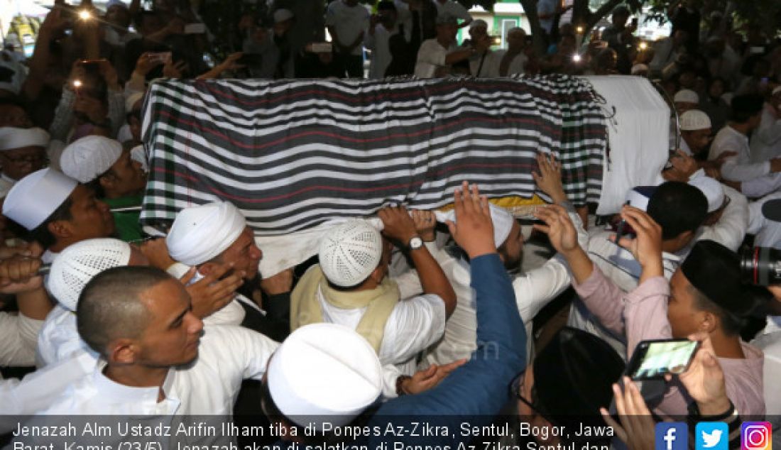 Jenazah Alm Ustadz Arifin Ilham tiba di Ponpes Az-Zikra, Sentul, Bogor, Jawa Barat, Kamis (23/5). Jenazah akan di salatkan di Ponpes Az-Zikra Sentul dan Gunung Sindur. - JPNN.com