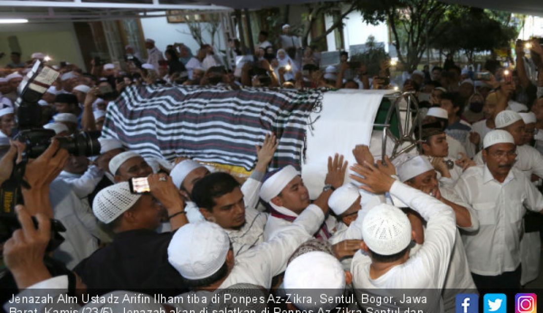 Jenazah Alm Ustadz Arifin Ilham tiba di Ponpes Az-Zikra, Sentul, Bogor, Jawa Barat, Kamis (23/5). Jenazah akan di salatkan di Ponpes Az-Zikra Sentul dan Gunung Sindur. - JPNN.com