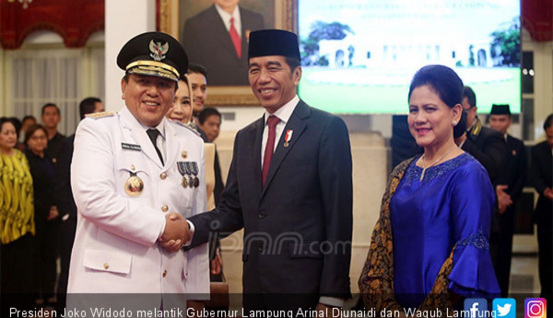 Presiden Joko Widodo melantik Gubernur Lampung Arinal Djunaidi dan Wagub Lampung Chusnunia Chalim di Istana Negara, Jakarta, Rabu (12/6). - JPNN.com