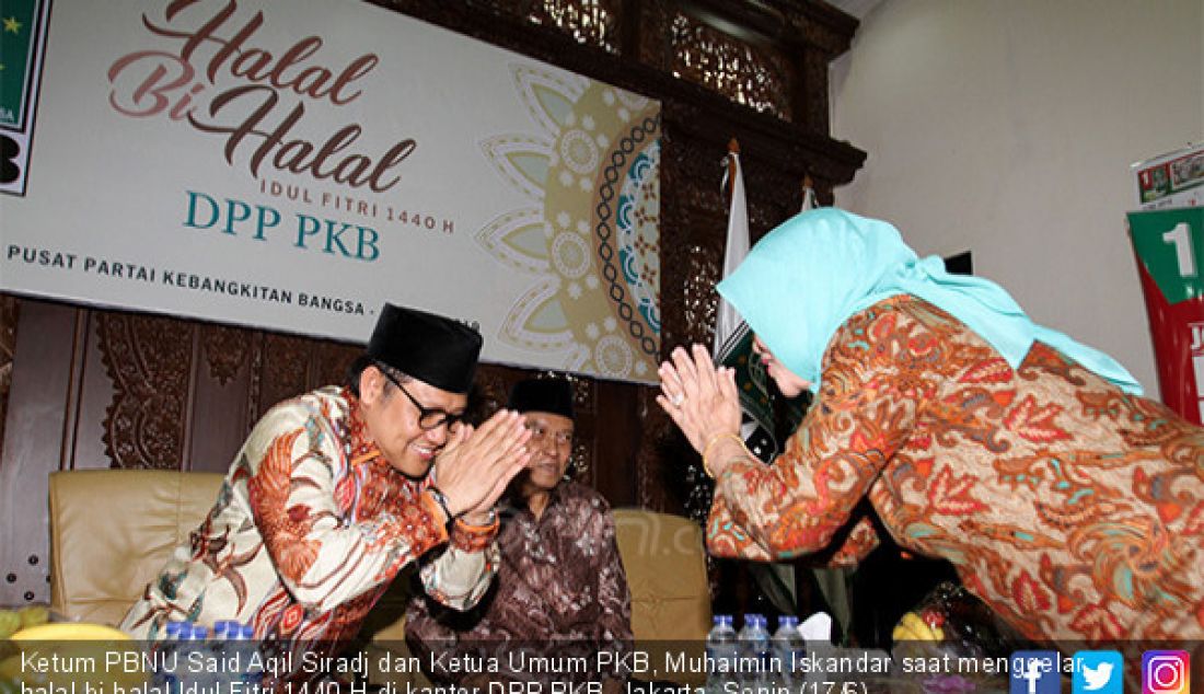 Ketum PBNU Said Aqil Siradj dan Ketua Umum PKB, Muhaimin Iskandar saat menggelar halal bi halal Idul Fitri 1440 H di kantor DPP PKB, Jakarta, Senin (17/6). Selain dihadiri jajaran pengurus PKB, sejumlah menteri juga hadir. - JPNN.com